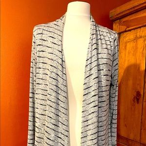 Ladies light weight cardigan by Apt 9